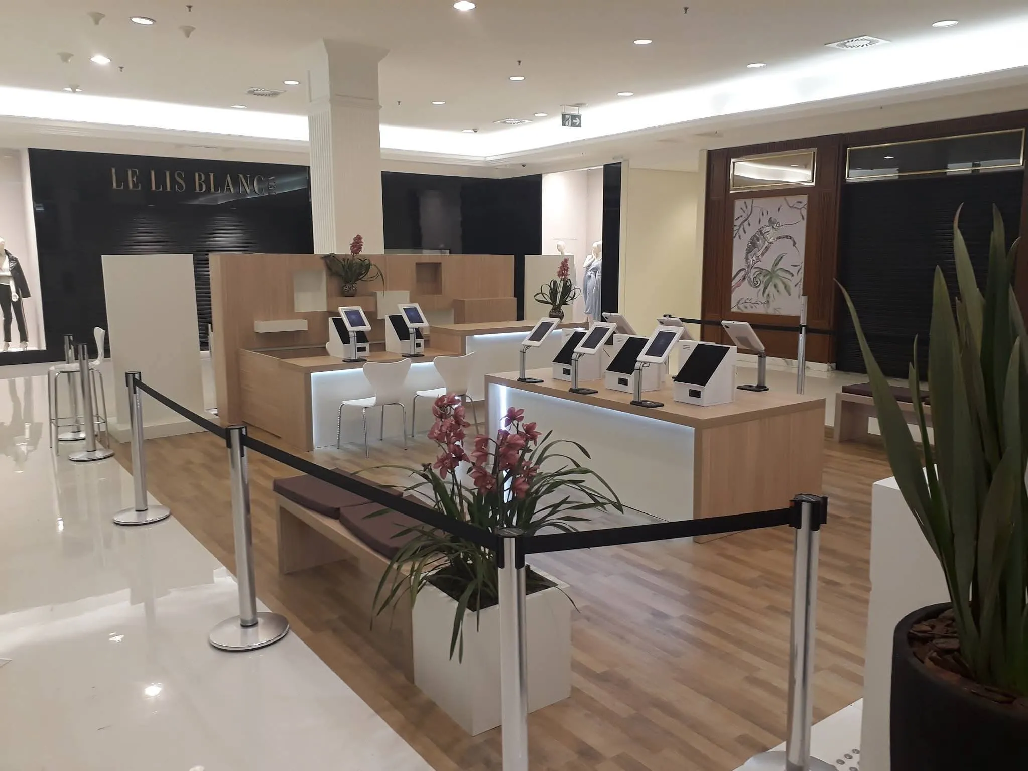 Projeto de Marcenaria Estilo Comercial - Decor & Design