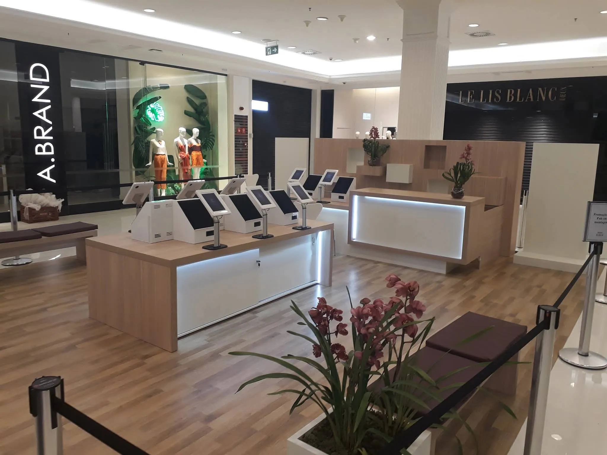 Projeto de Marcenaria Estilo Comercial - Decor & Design